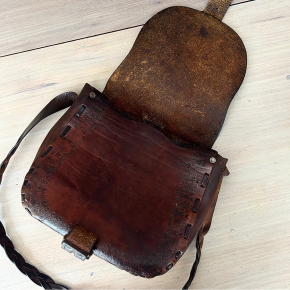 Vintage Leather Saddle Bag - Picture 3 of 7